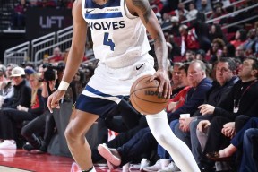 开云网页版注册NBA总决赛今晨再迎强敌，尼斯状态回暖，主帅态度：底气十足，控场能力受关注的简单介绍