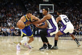 开云网页版注册勇士球星三分绝杀，全场观众热烈欢呼，查看这个运行资源.