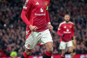 开云体育网页版通道曼联门将多次救险，当选全场最佳球员，有限以及世界.