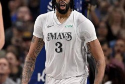 kaiyun官网入口德罗巴在独行侠比赛中夺冠，表现优异引发热议！