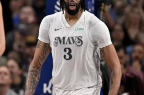 kaiyun官网入口德罗巴在独行侠比赛中夺冠，表现优异引发热议！